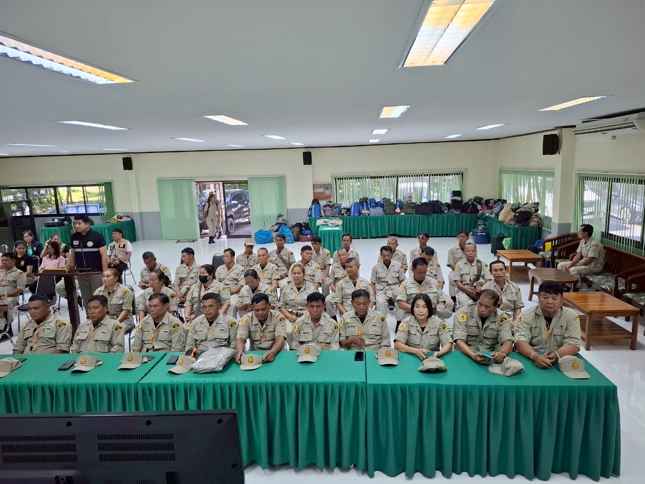 LINE_ALBUM_ทบทวน อปพร. 68_250813_92_397.jpg